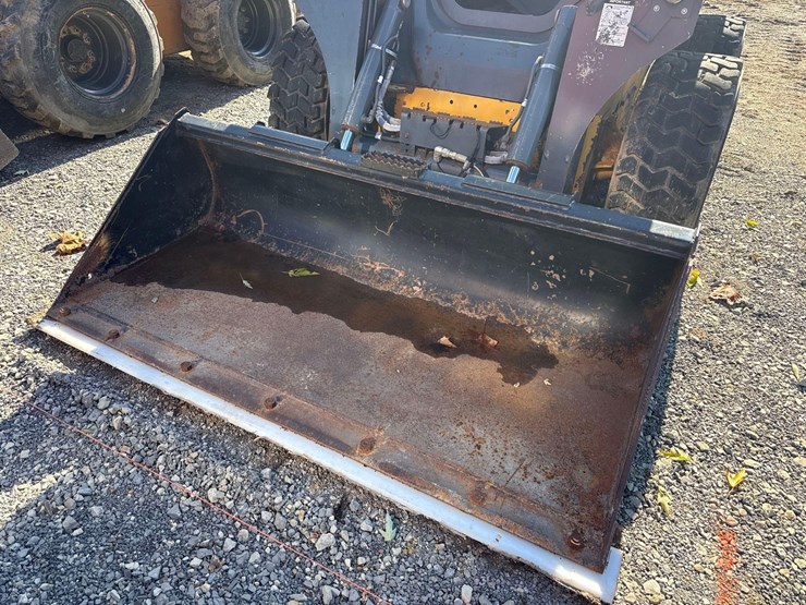 2021-deere-324g-image-6