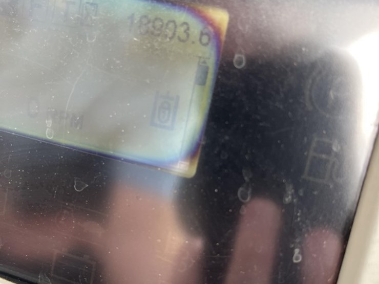 2014-caterpillar-559c-image-14