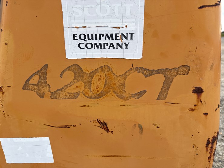 2009-case-420ct-image-5