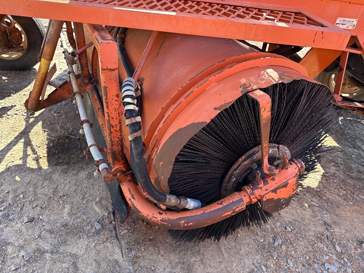 2010-broce-rj350-image-19