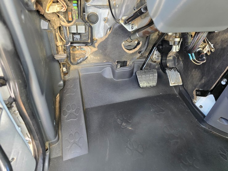 #22366-•-2016-mack-gu713-quad-axle-dump-truck-image-111