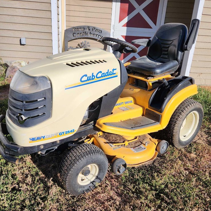 CUB CADET GT2542