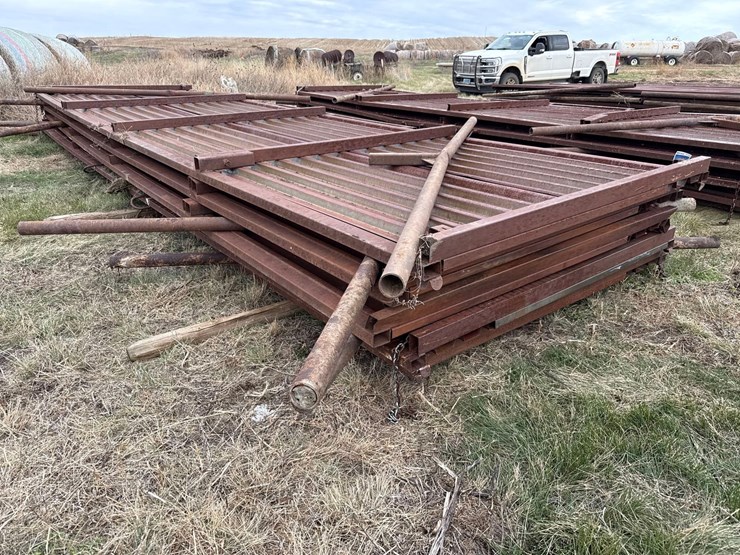 freestanding-windbreak-panels-image-7