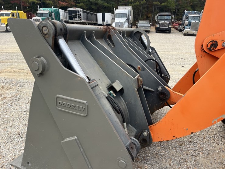 2018-doosan-dl220-3-image-13