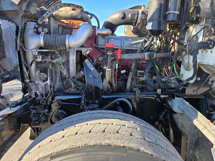 #22366-•-2016-mack-gu713-quad-axle-dump-truck-image-61