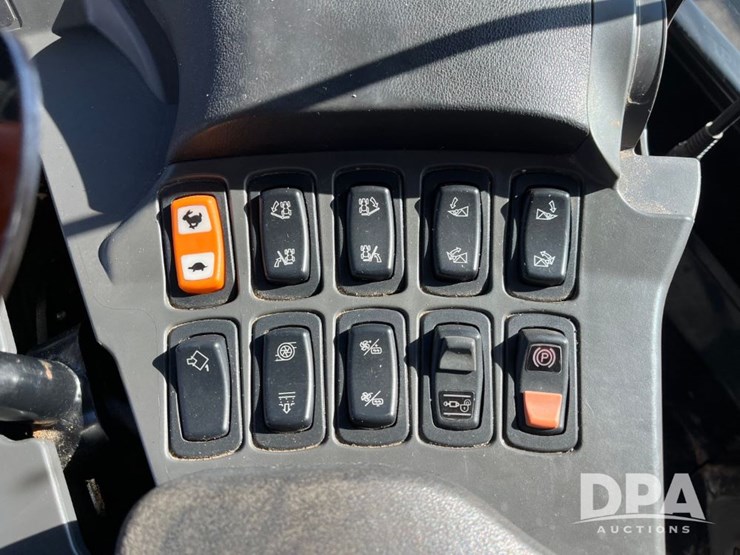 2015-ag-chem-rg1100b-image-83