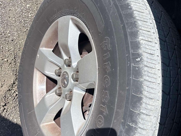 2017-ram-1500-slt-image-26