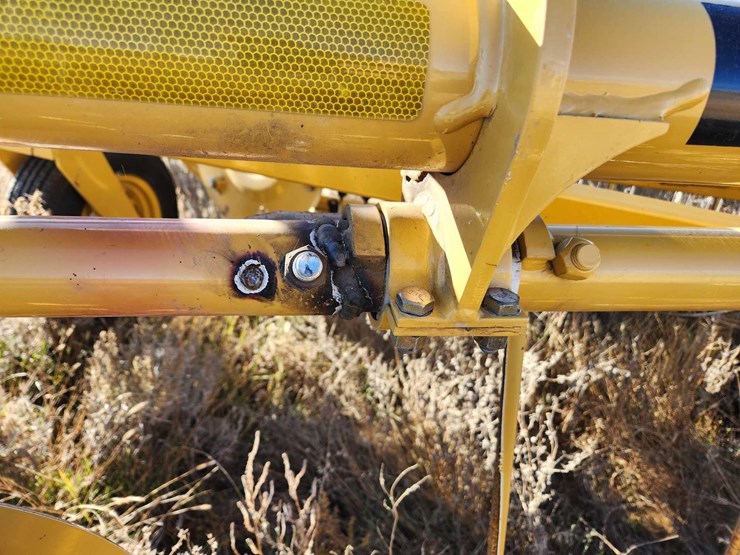 2020-vermeer-r2300-image-12