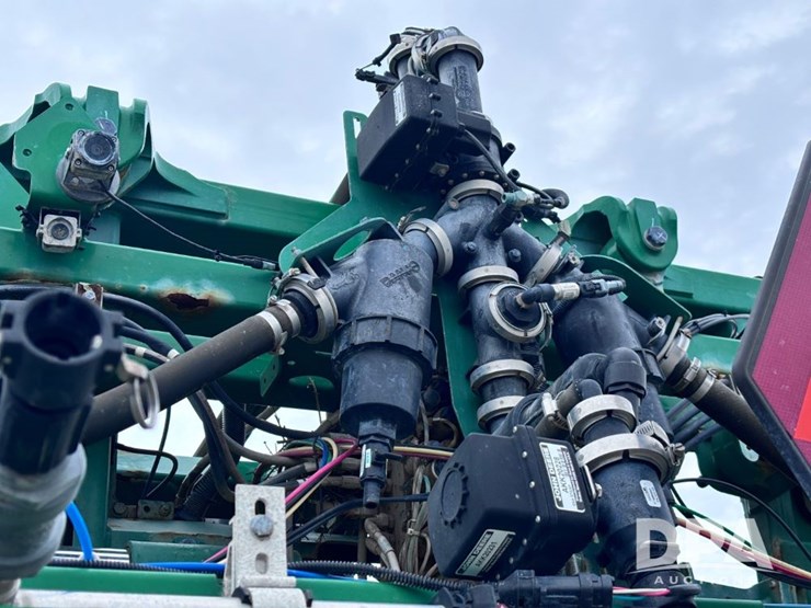 2020-john-deere-r4060-image-101