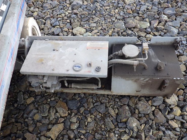 1995-skyjack-sjiii3220-image-17