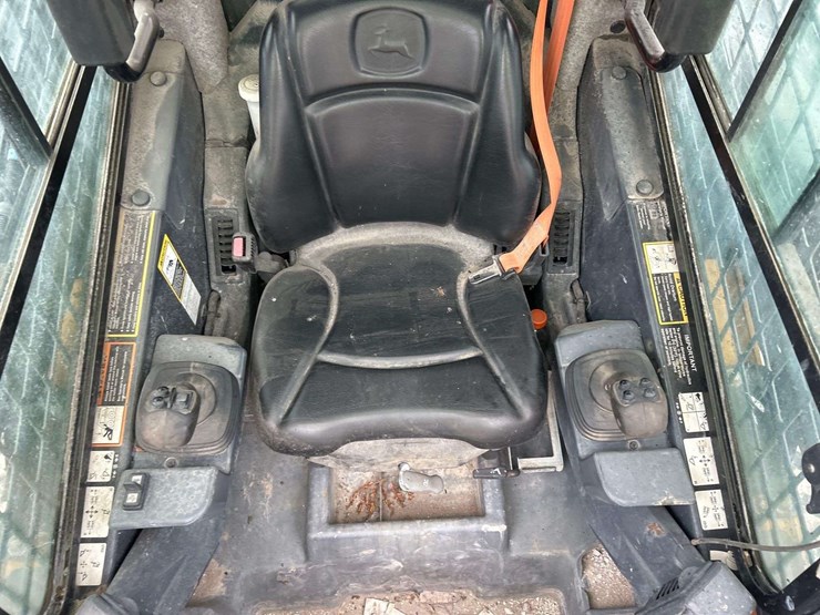 2020-deere-325g-image-13