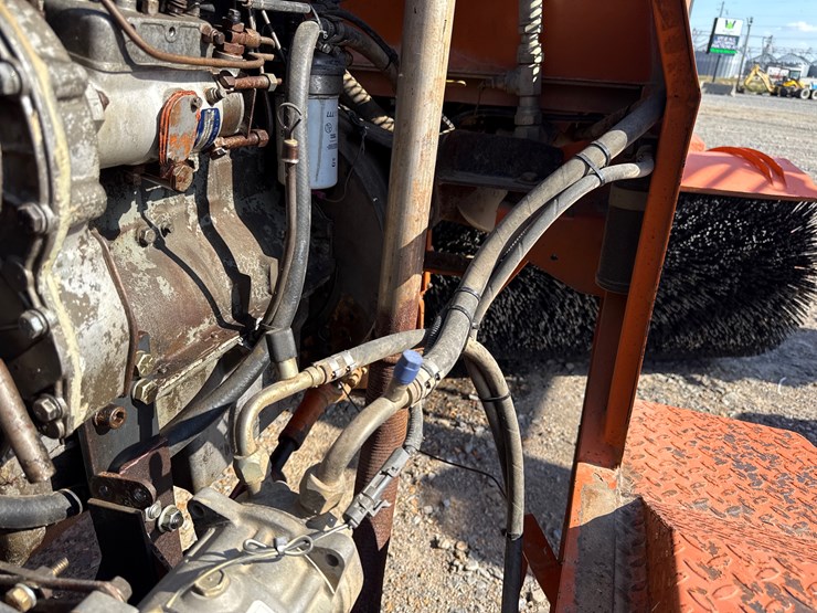 2010-broce-rj350-image-45