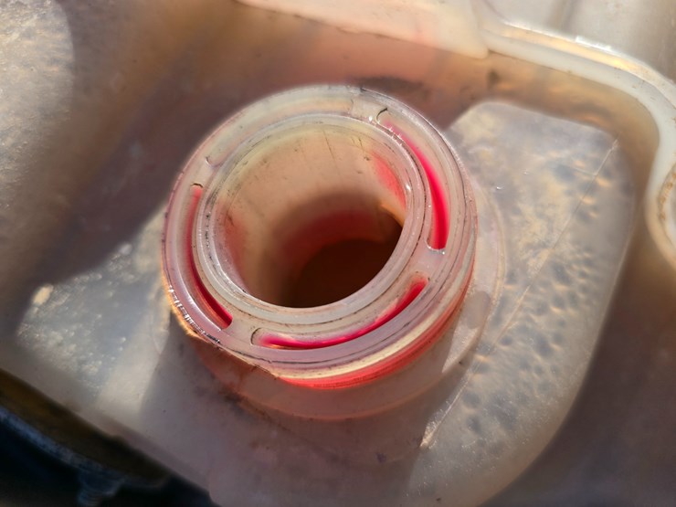 #22366-•-2016-mack-gu713-quad-axle-dump-truck-image-83