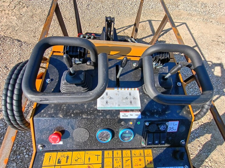 #l59-020-•-agt-mx-mrt14-mini-skid-steer-image-15