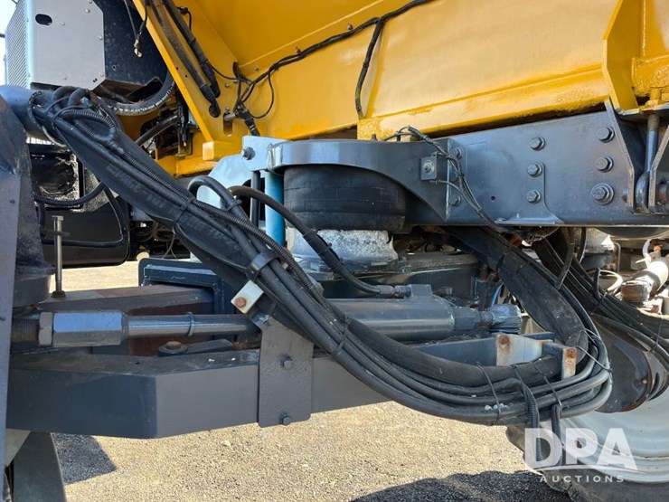 2017-ag-chem-rg1100b-image-53