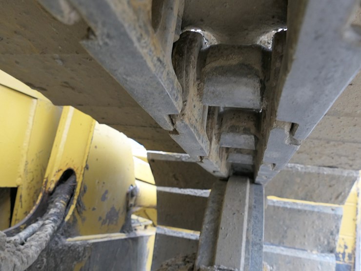 caterpillar-d4c-lgp-image-16