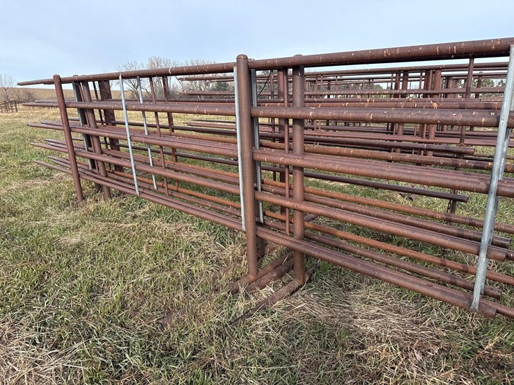 freestanding-continuous-panels-image-4