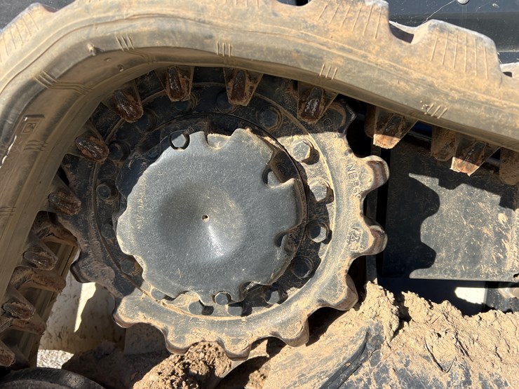 2023-bobcat-t62-image-13