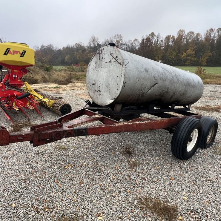 #12303 • Lot 12303