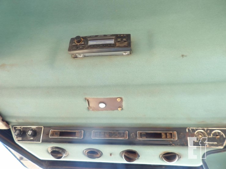 1993-ford-946-image-28