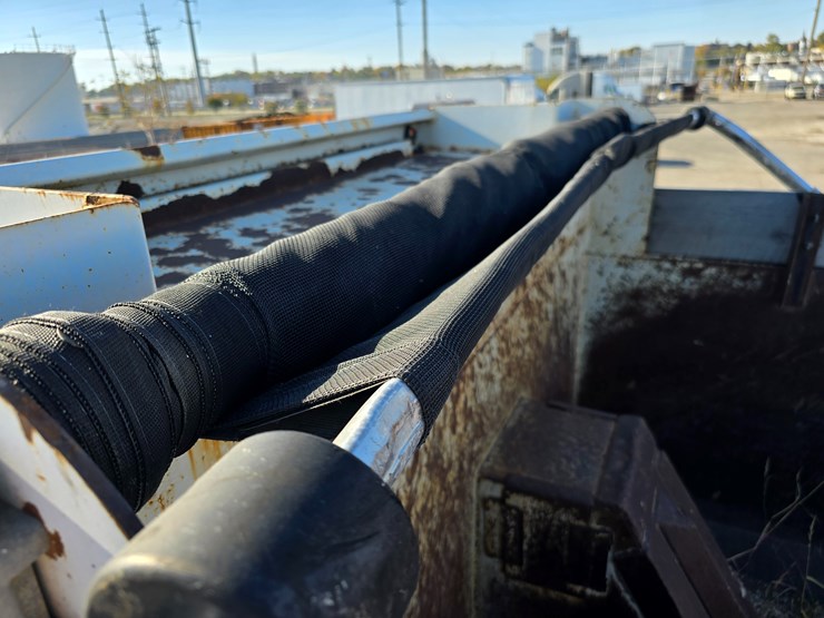 #22366-•-2016-mack-gu713-quad-axle-dump-truck-image-166