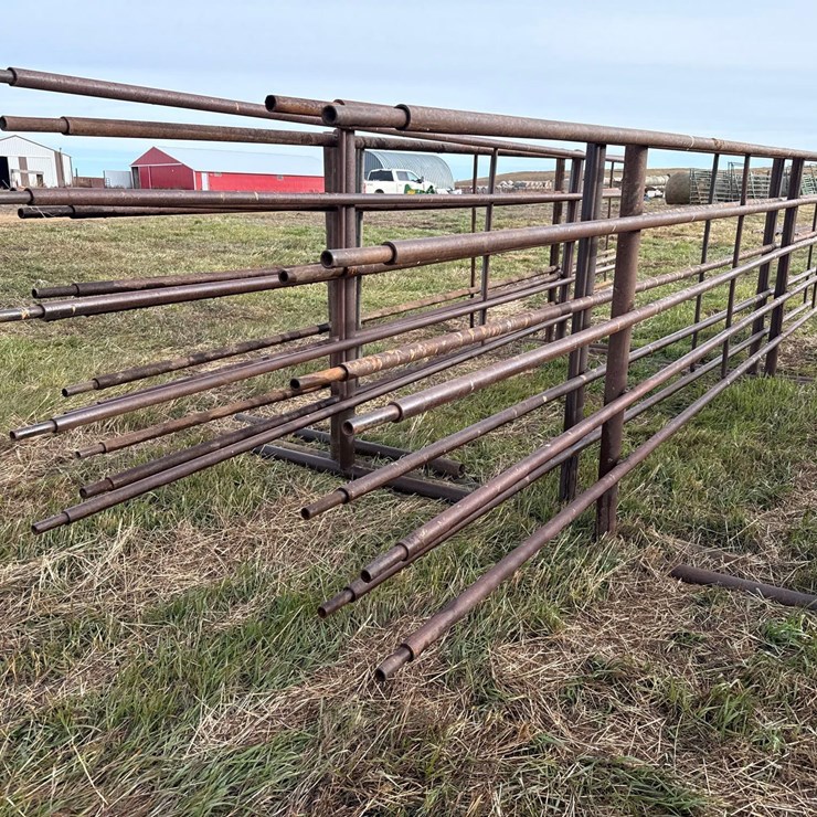 Freestanding Continuous Panels