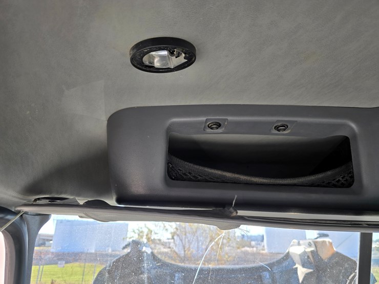 #22366-•-2016-mack-gu713-quad-axle-dump-truck-image-118