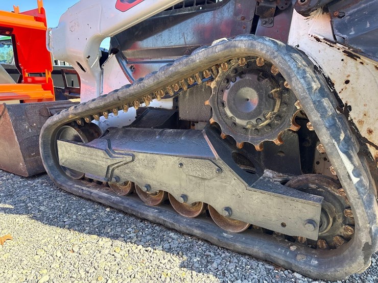 2020-bobcat-t66-image-12