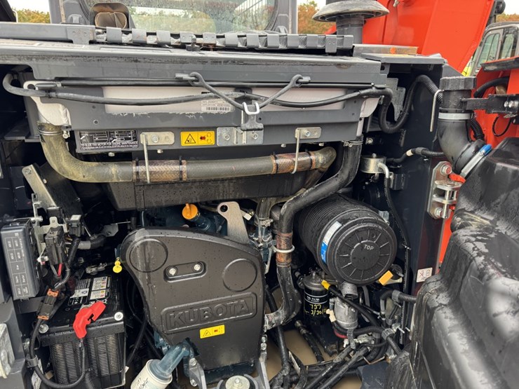 2024-kubota-svl75-3-image-5