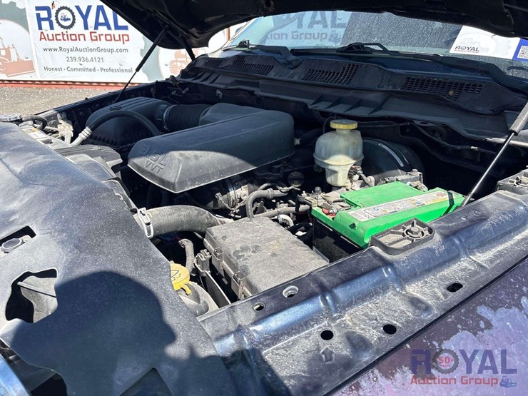 2017-ram-1500-slt-image-8