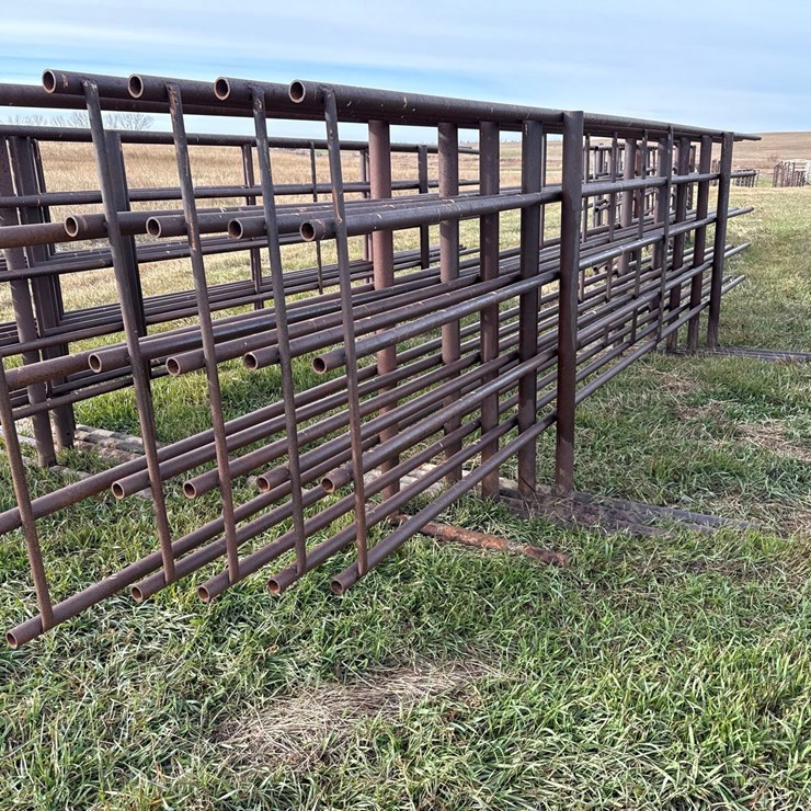 Freestanding Continuous Panels