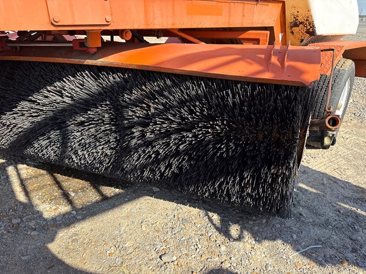 2010-broce-rj350-image-7