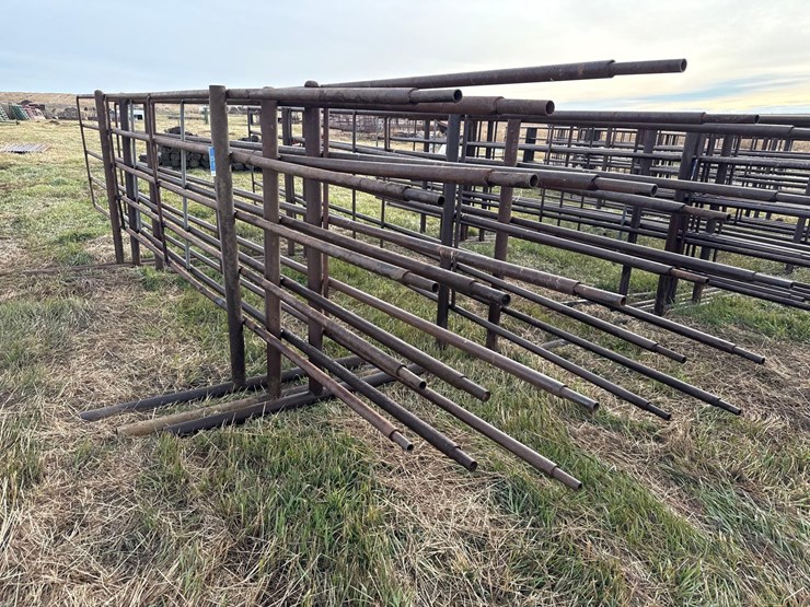 freestanding-continuous-panels-image-2