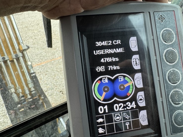 2021-caterpillar-304-image-7