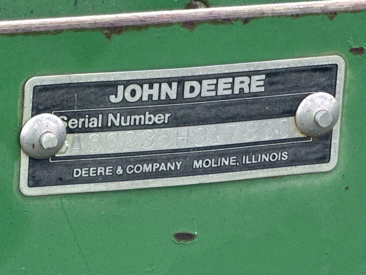 john-deere-235-image-8