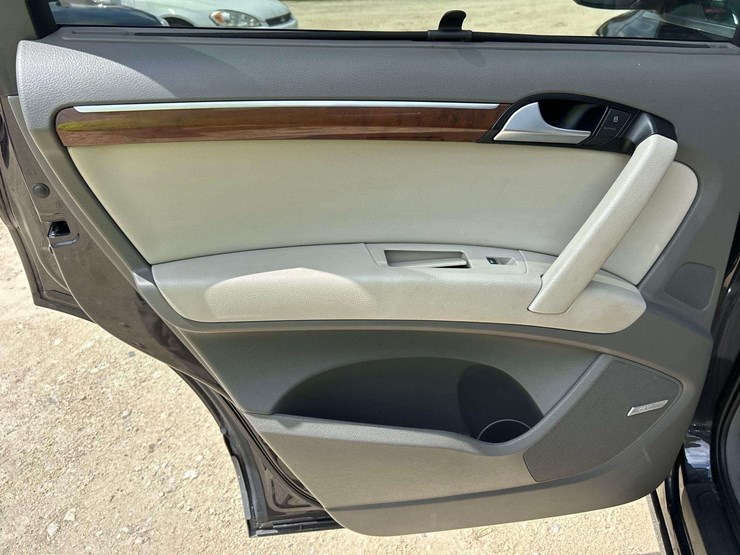 2013-audi-q7-image-19