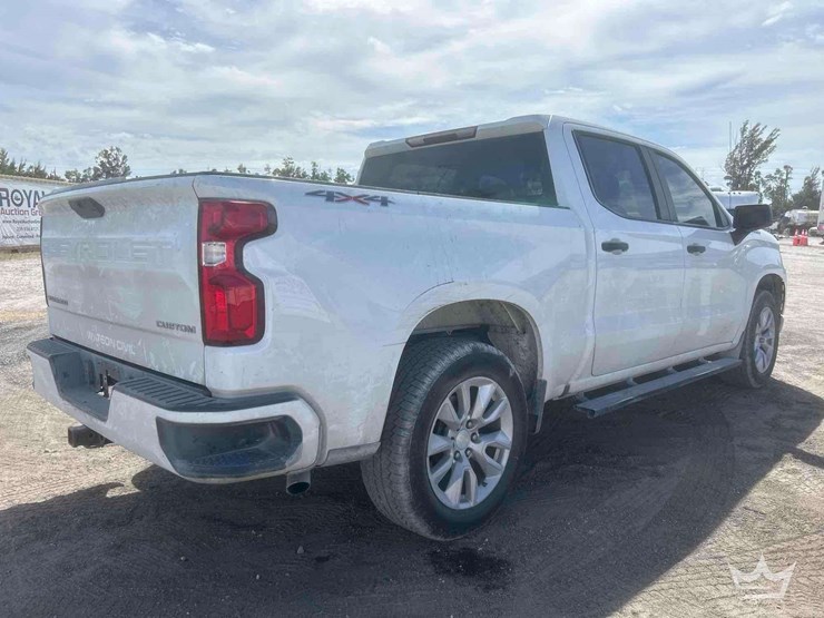 2022-chevrolet-silverado-image-2