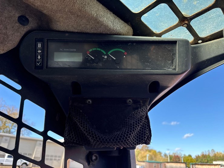 2021-deere-324g-image-13