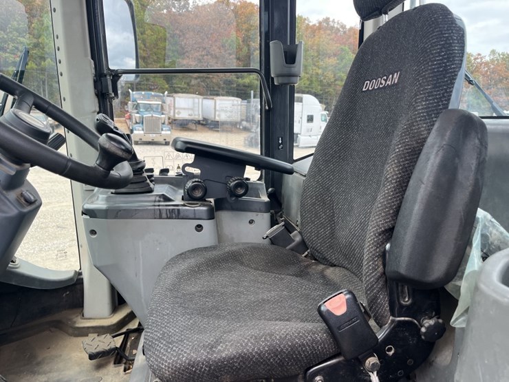 2018-doosan-dl220-3-image-16