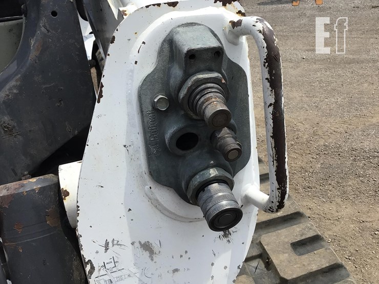 2017-bobcat-t740-image-11