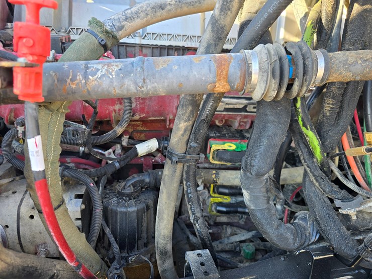 #22366-•-2016-mack-gu713-quad-axle-dump-truck-image-64