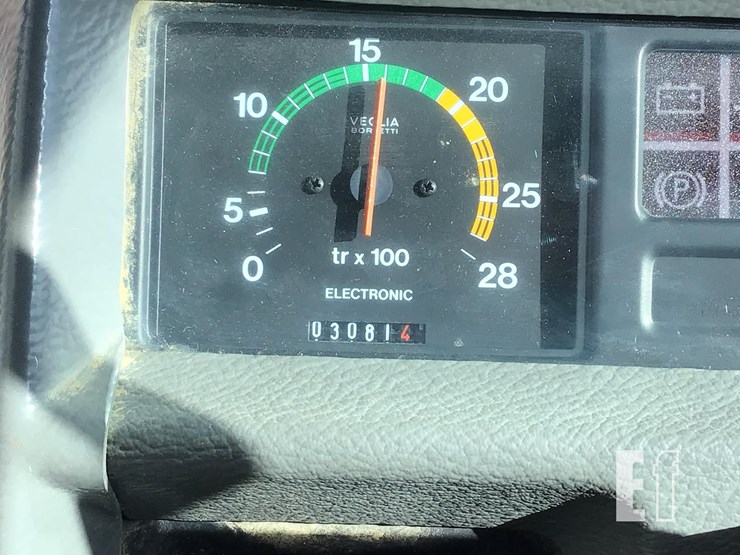 massey-ferguson-3680-image-14