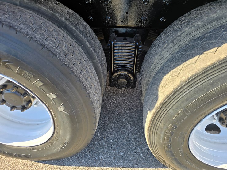 #22366-•-2016-mack-gu713-quad-axle-dump-truck-image-134