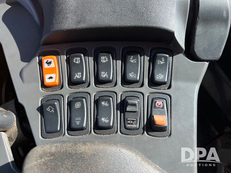 2017-ag-chem-rg1100b-image-87