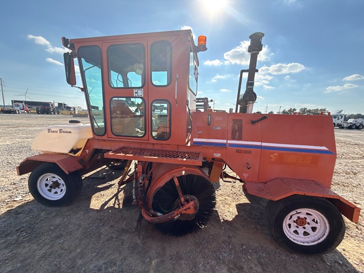 2010-broce-rj350-image-5