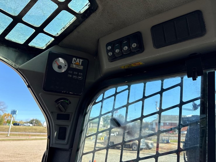 caterpillar-259d-image-15