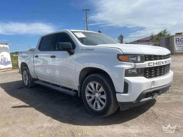 2022-chevrolet-silverado-image-3