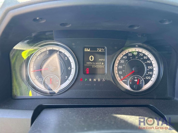 2017-ram-1500-slt-image-12