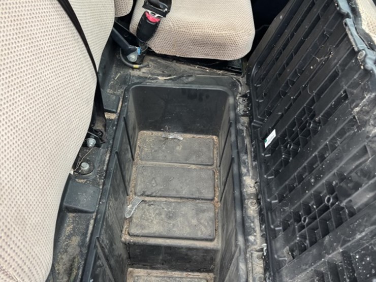 john-deere-gator-image-15