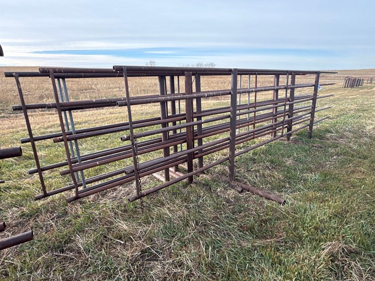 freestanding-continuous-panels-image-3